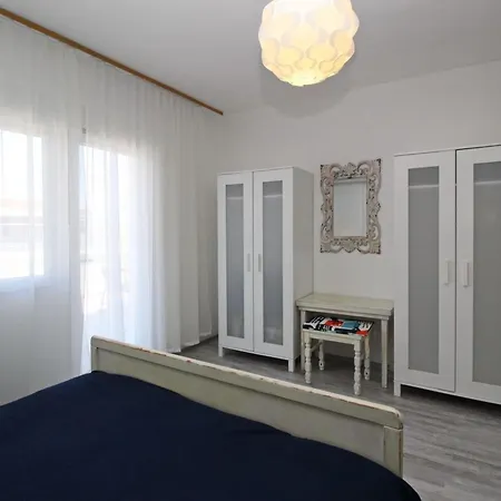 Fantov Zarok A4 Br-3 By Interhome