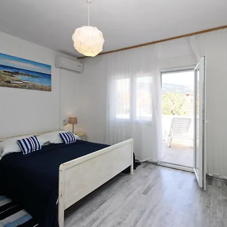 Fantov Zarok A4 Br-3 By Interhome *