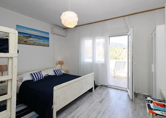 Fantov Zarok A4 Br-3 By Interhome *