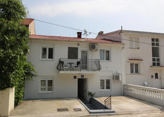 Fantov Zarok A4 Br-3 By Interhome * Baška