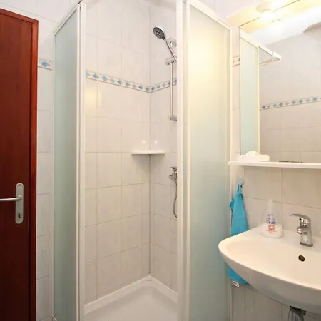 Fantov Zarok A4 Br-3 By Interhome Апартаменты Башка