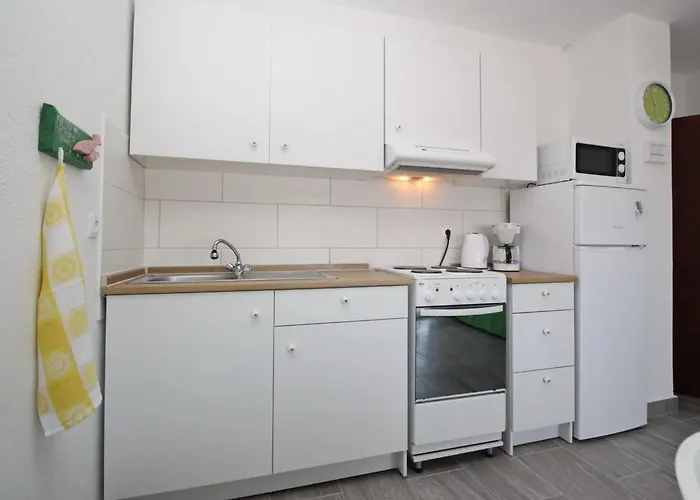 Fantov Zarok A4 Br-3 By Interhome Baška