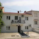 Fantov Zarok A4 Br-3 By Interhome * Baška