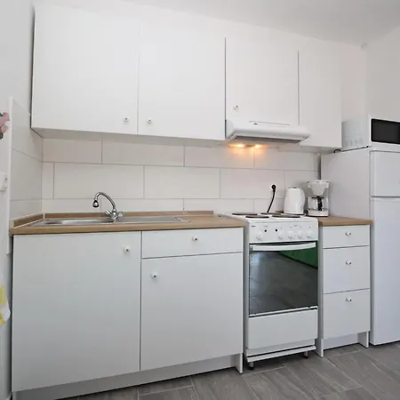 Fantov Zarok A4 Br-3 By Interhome Baška